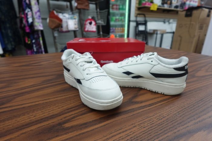 Reebok Women’s Size 6.5 Double Revenge Classic Sneakers - Image 5