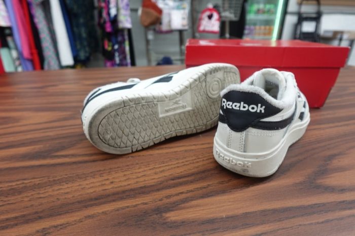 Reebok Women’s Size 6.5 Double Revenge Classic Sneakers - Image 6