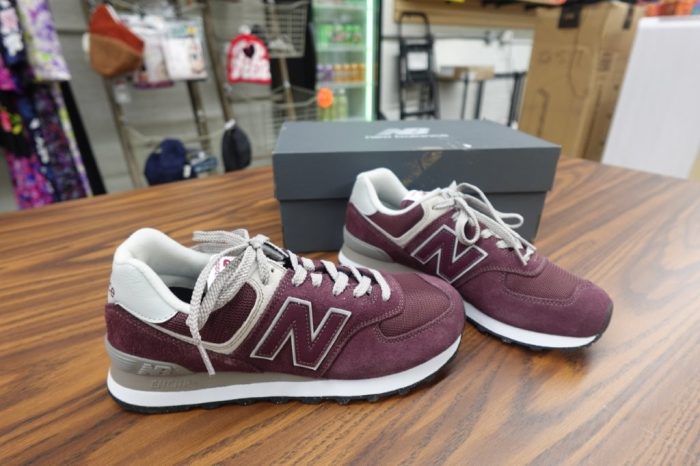 New Balance Women’s Size 9 574 Core Classic Sneakers - Image 5
