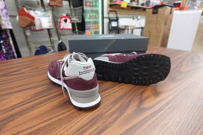 New Balance Women’s Size 9 574 Core Classic Sneakers - Image 6