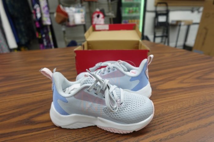New Balance Kids’ Size 10.5 Rave Run Lace-Up Sneakers - Image 4