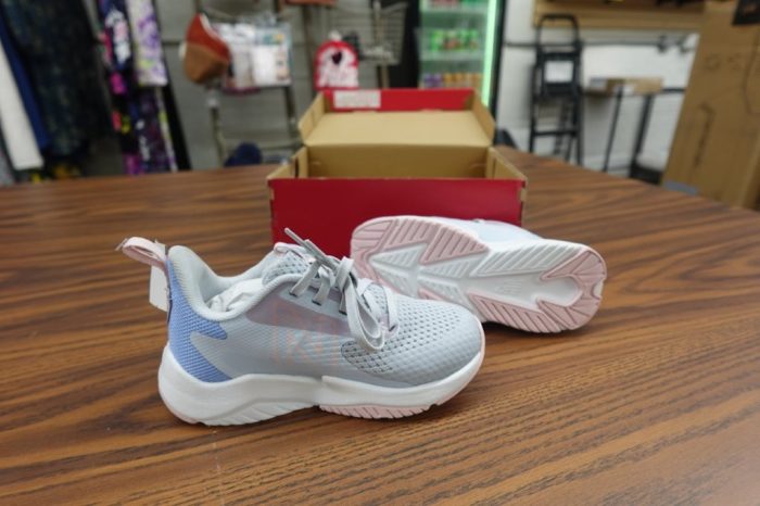New Balance Kids’ Size 10.5 Rave Run Lace-Up Sneakers - Image 5