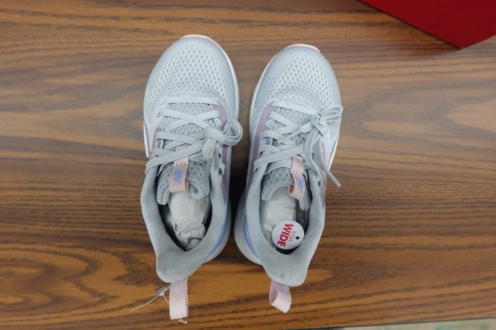 New Balance Kids’ Size 10.5 Rave Run Lace-Up Sneakers - Image 3