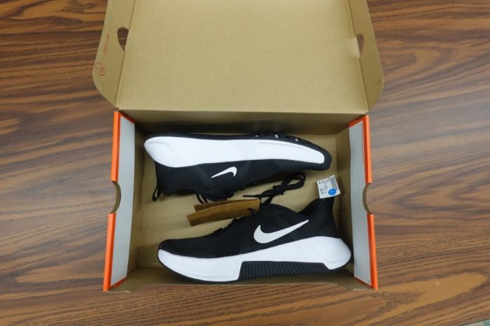 Nike Men’s Size 7 MC Trainer 3 Workout Shoes - Image 2