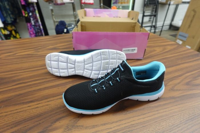 Skechers Women's Size 11 Summits Sneaker - Image 5