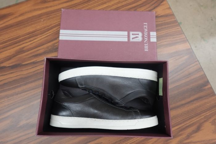 Bruno Magli Diego Leather Low-Top Sneaker Men's Size 12 - Image 4