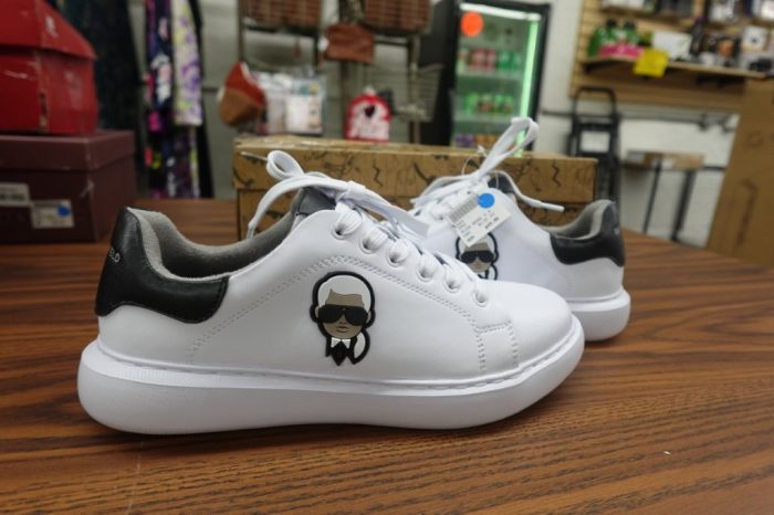 Karl Lagerfeld Paris Graphic Low-Top Sneaker Men's Size 8.5 - Image 3