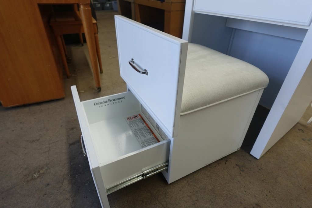 Odessa Lift-Top Vanity with LED Lighted Mirror (Damaged) - Image 5