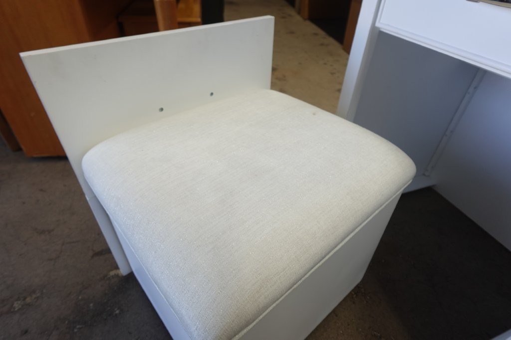 Odessa Lift-Top Vanity with LED Lighted Mirror (Damaged) - Image 6