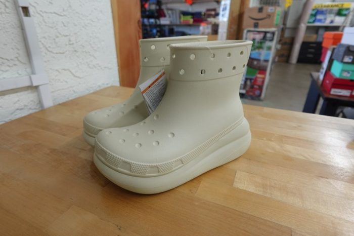 Crocs Unisex Crush Rain Boot Size M (2) W (4) - Image 4