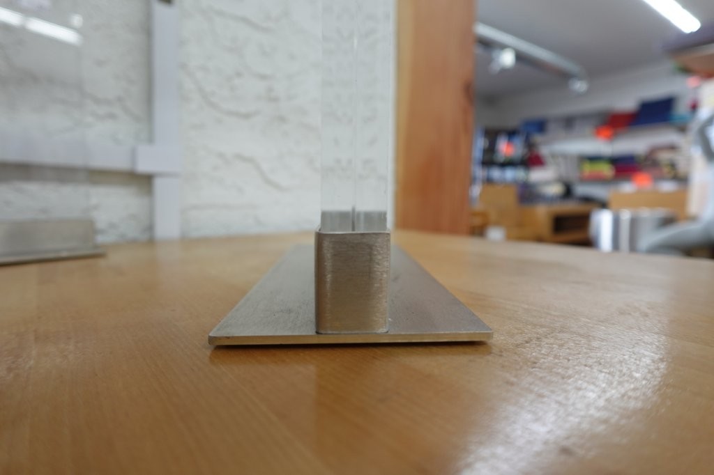 Clear Sign and Picture Display Holders in Multiple Sizes - Image 4