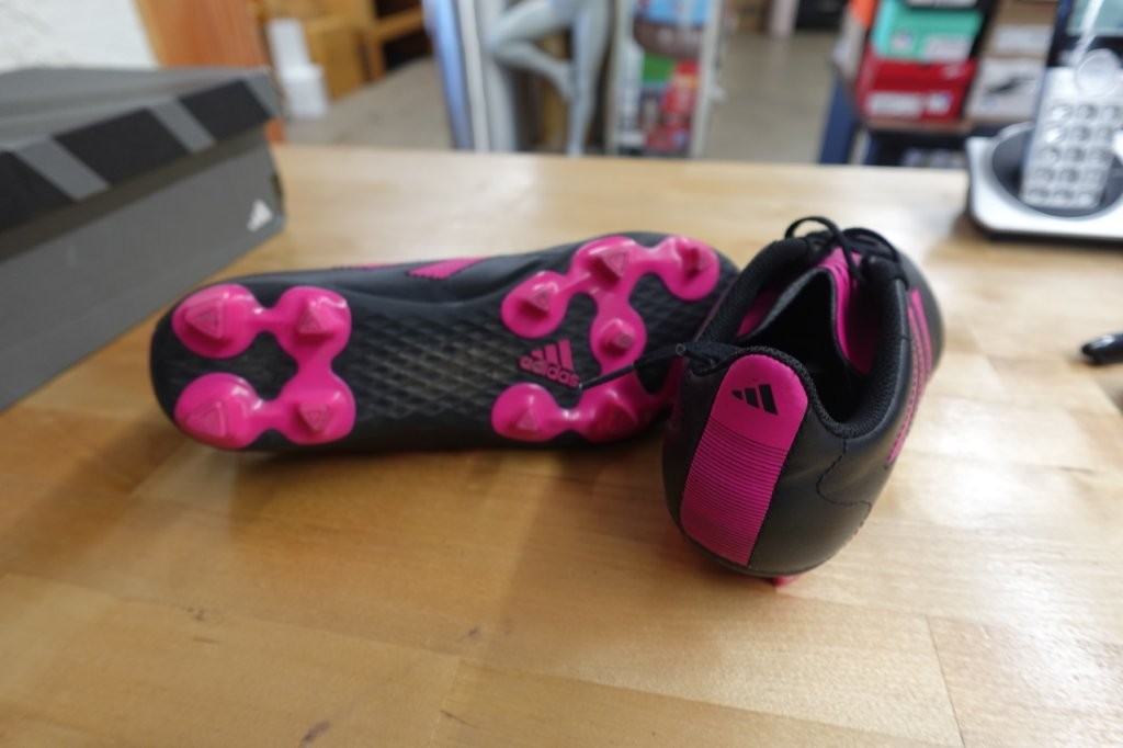 Adidas Child Unisex Goletto Ground Soccer Shoes Kids Size 5 - Image 6