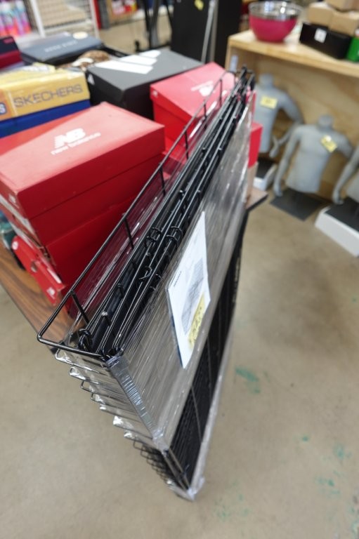 48″ Dog Crate Kennel w/ 2 Doors and Pull-out Tray for Large Dogs - Image 4