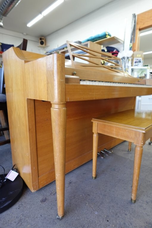 Blonde Baldwin Acrosonic Spinet Upright Piano with Matching Bench (Free Delivery) - Image 3