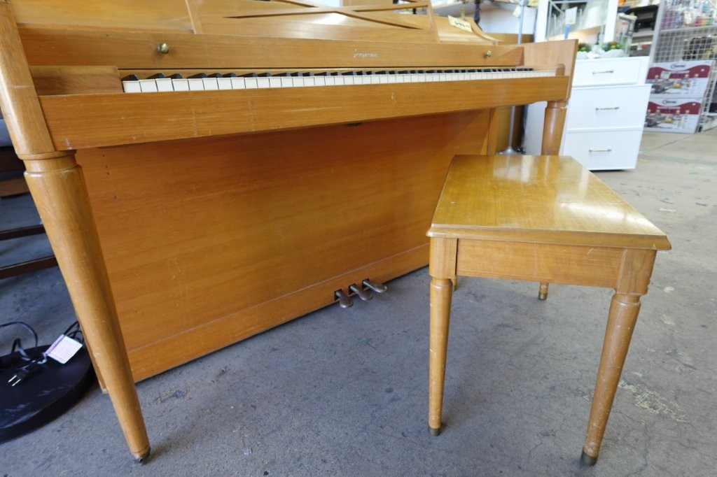 Blonde Baldwin Acrosonic Spinet Upright Piano with Matching Bench (Free Delivery) - Image 4