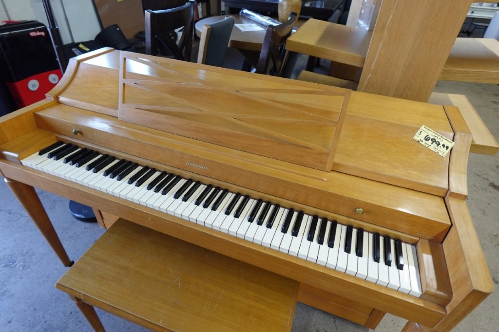 Blonde Baldwin Acrosonic Spinet Upright Piano with Matching Bench (Free Delivery) - Image 7