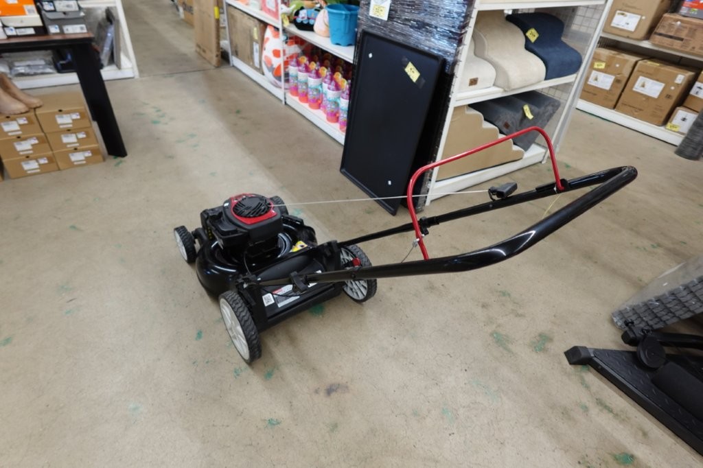 Black Max 21-Inch Gas Push Lawn Mower with 125cc Engine - Image 2