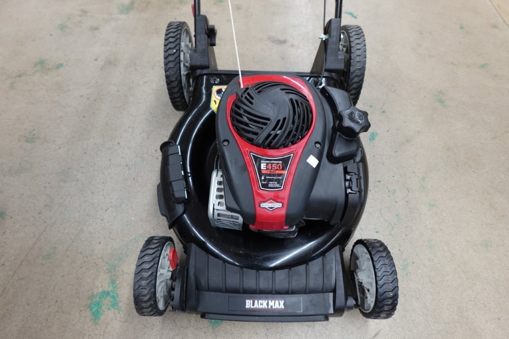Black Max 21-Inch Gas Push Lawn Mower with 125cc Engine - Image 4
