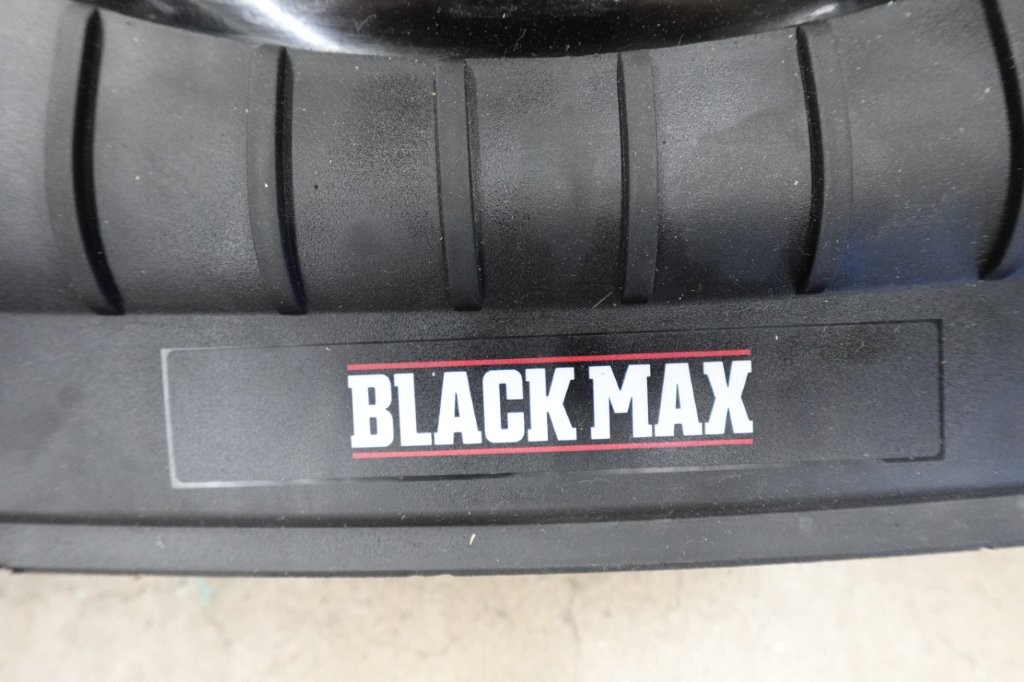 Black Max 21-Inch Gas Push Lawn Mower with 125cc Engine - Image 6