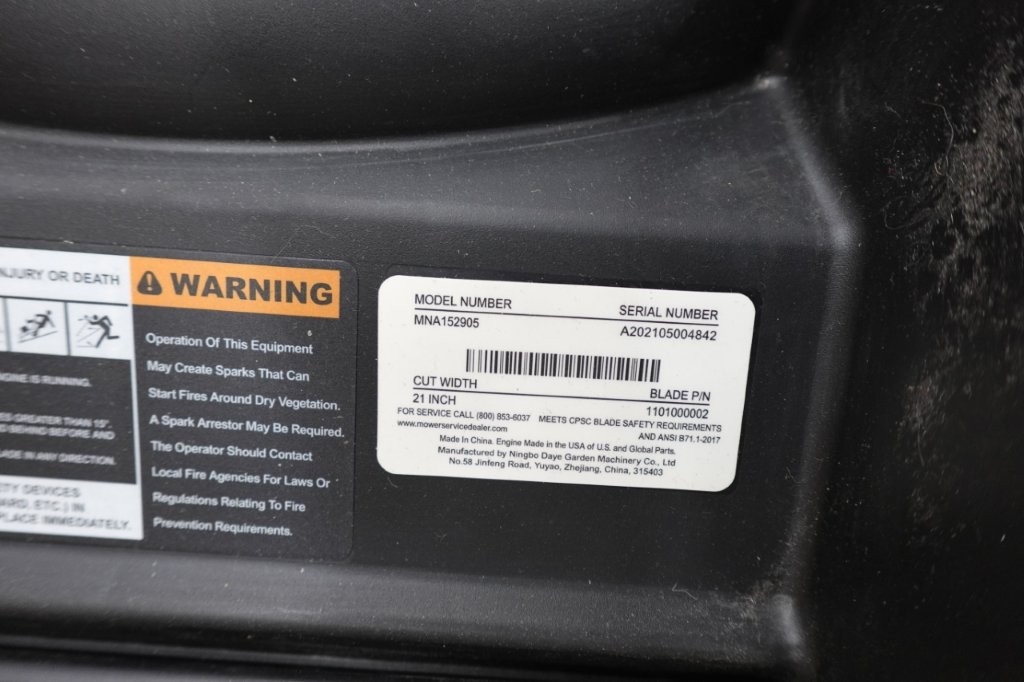 Black Max 21-Inch Gas Push Lawn Mower with 125cc Engine - Image 5