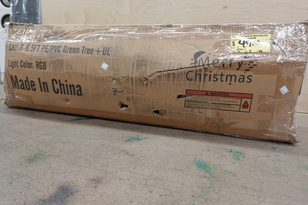 6.5ft Pre-Lit Premium Artificial Hinged Christmas Tree Warm and Colored Lights - Image 2