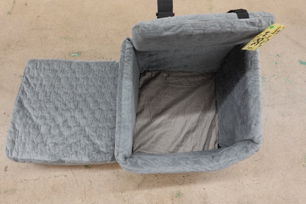 Dog Booster Travel Car Seat for Small/Medium Dogs in Gray - Image 5