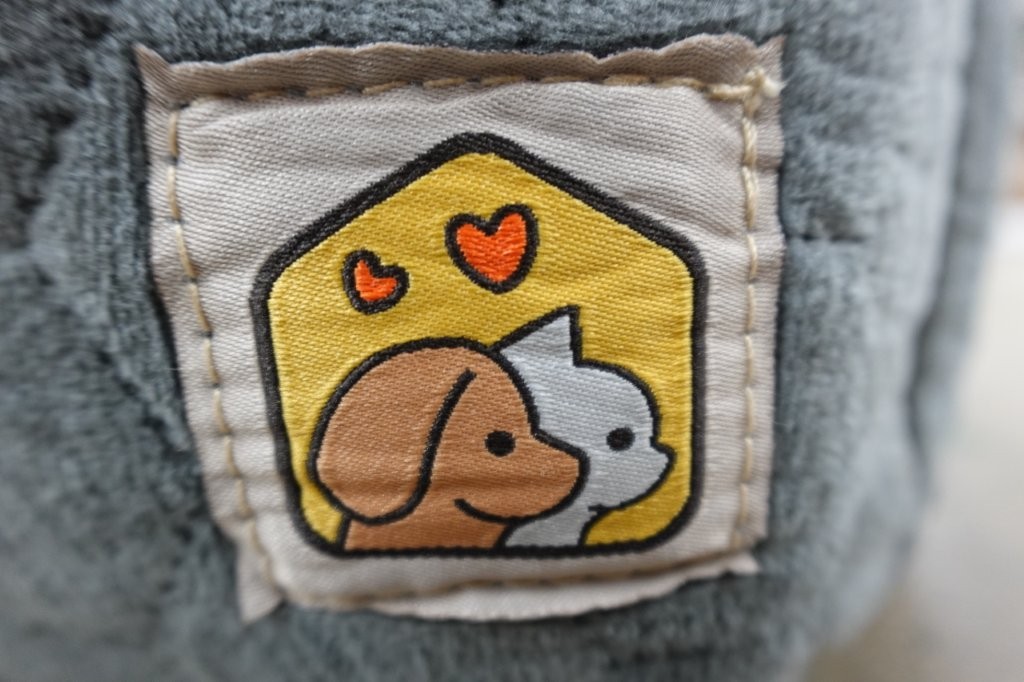 Dog Booster Travel Car Seat for Small/Medium Dogs in Gray - Image 7