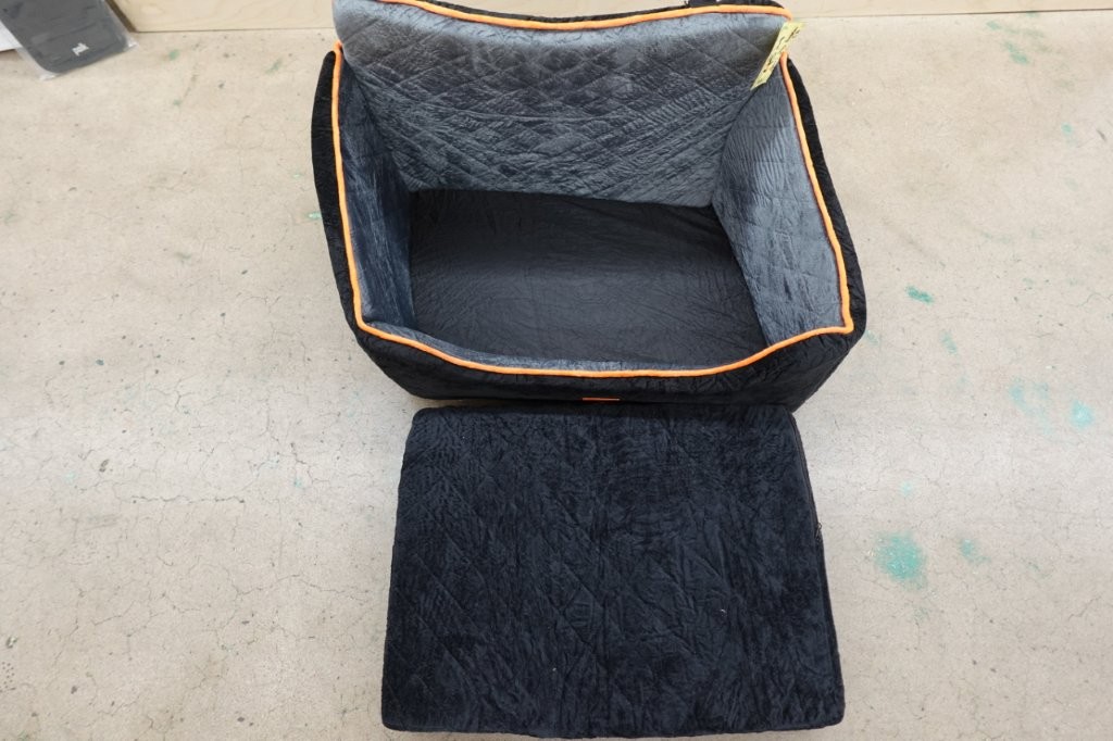 Sangoodier Dog Car Seat Booster Pet Carrier in Black/Grey - Image 5