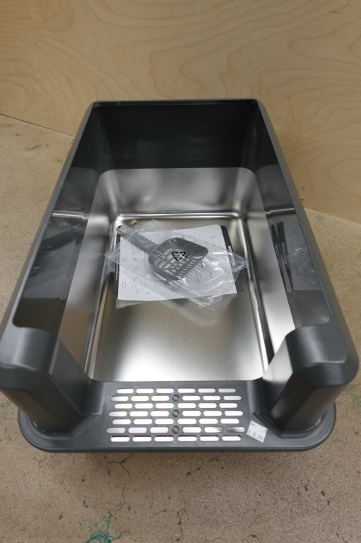 XL Enclosed Stainless Steel Cat Litter Box with Lid & Scoop - Image 3