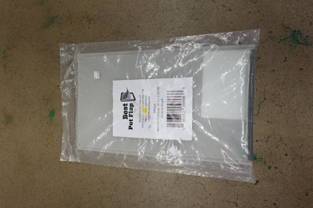 Large Replacement Dog Door Flap 10 1/8" x 16 7/8" - Image 3