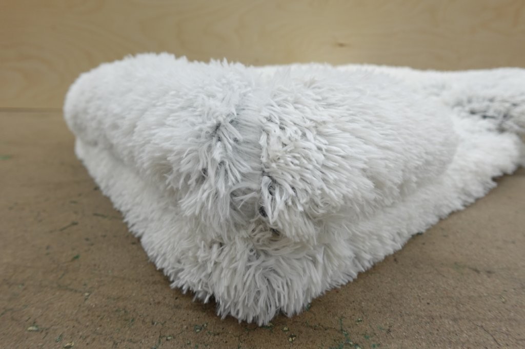 Bedsure 35" Orthopedic Large Sized Dog Bed in Long Faux Fur-Misty Grey - Image 3