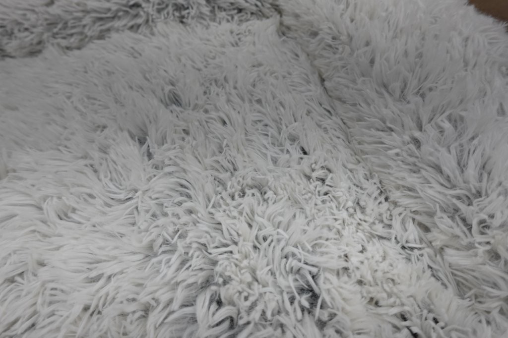 Bedsure 35" Orthopedic Large Sized Dog Bed in Long Faux Fur-Misty Grey - Image 4