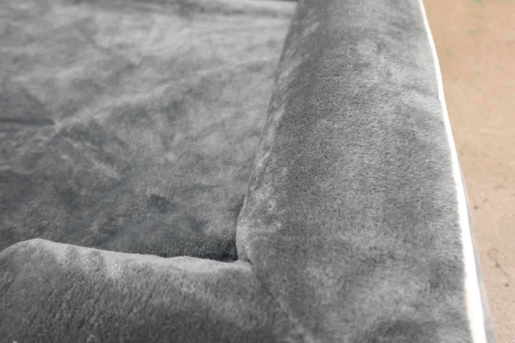 Friends Forever Medium Orthopedic Dog Bed in Ally Grey - Image 4