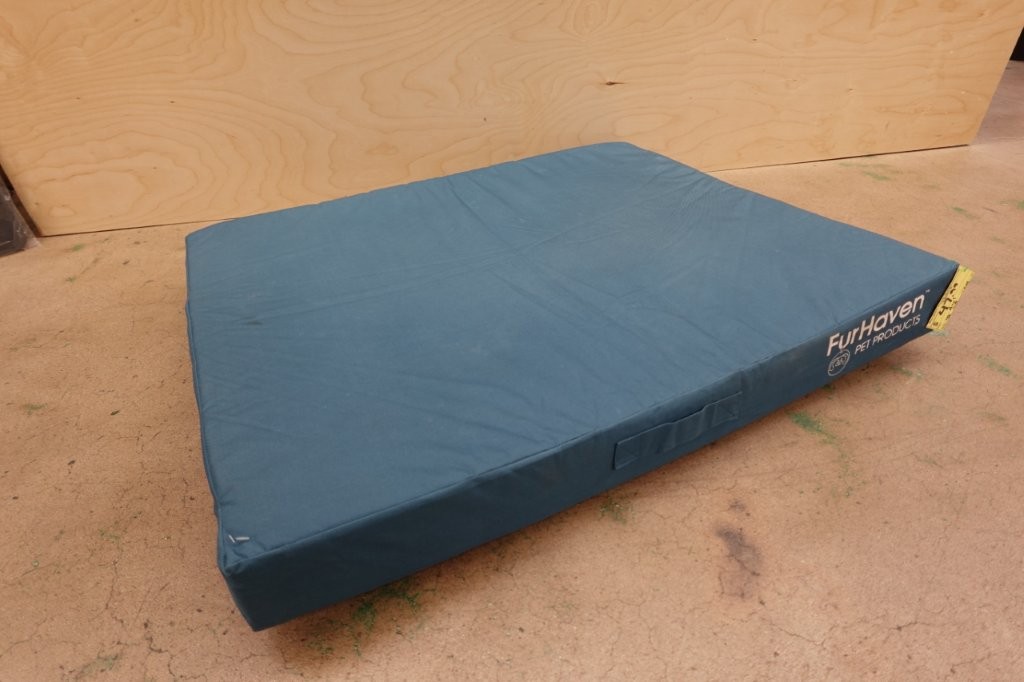 Furhaven Jumbo/XL Water-Resistant Cooling Gel Dog Bed in Deep Lagoon - Image 2