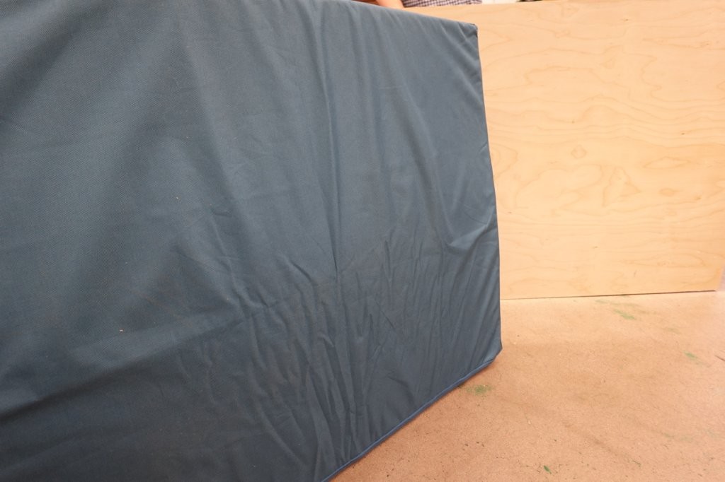 Furhaven Jumbo/XL Water-Resistant Cooling Gel Dog Bed in Deep Lagoon - Image 5