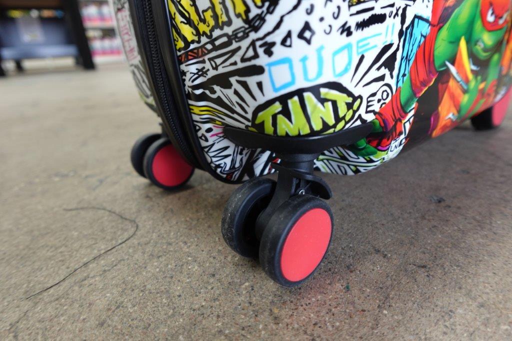 Nickelodeon Teenage Mutant Ninja Turtles Four Some Boys Ride On Luggage Red - Image 5