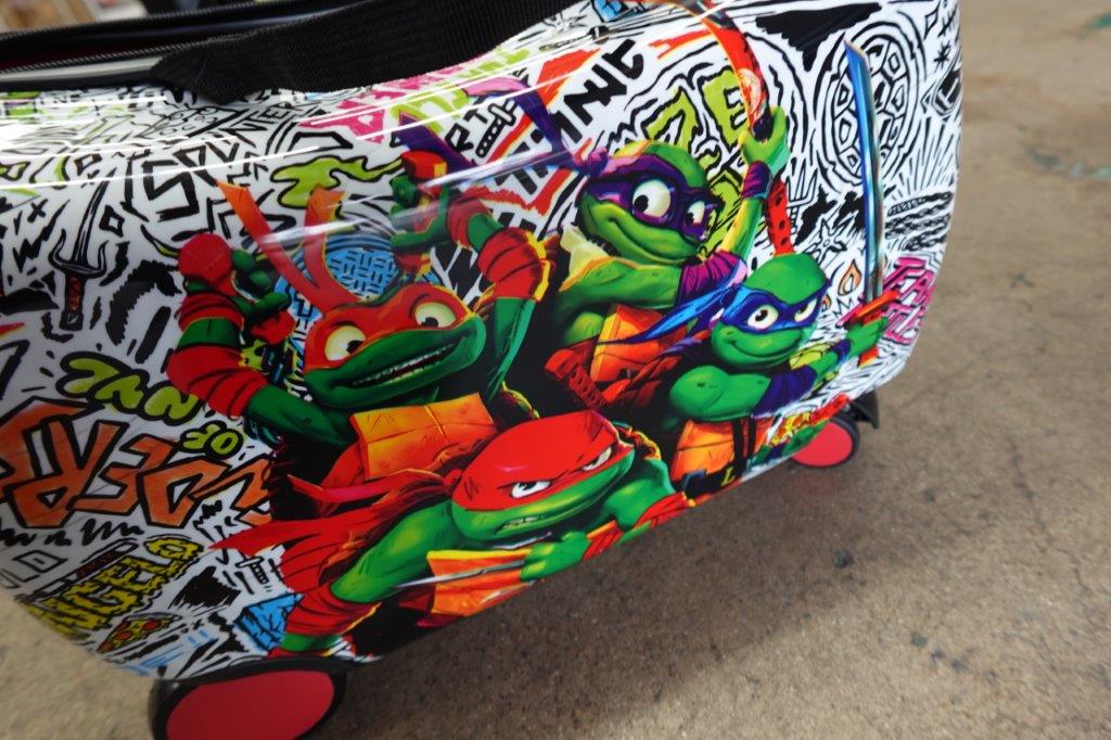 Nickelodeon Teenage Mutant Ninja Turtles Four Some Boys Ride On Luggage Red - Image 2