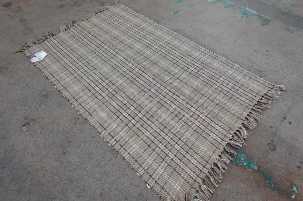 My Texas House Neutral Check Indoor/Outdoor Layering Rug 38" x 58" - Image 4
