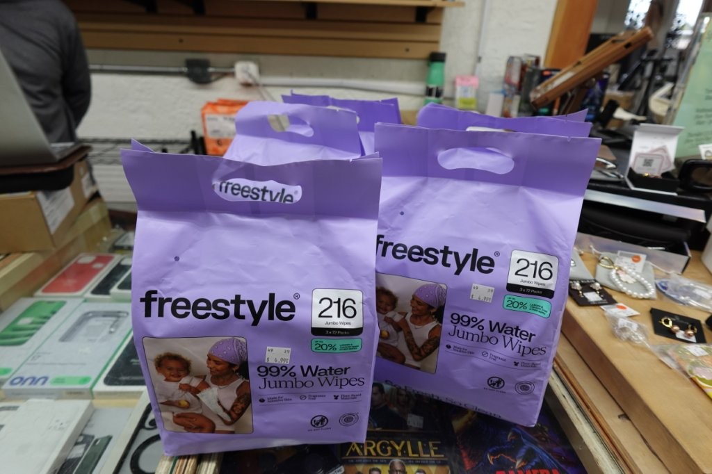 Freestyle Soft Jumbo Baby Wipes,Unscented,216 Count (3 Flip-Top Packs) - Image 3