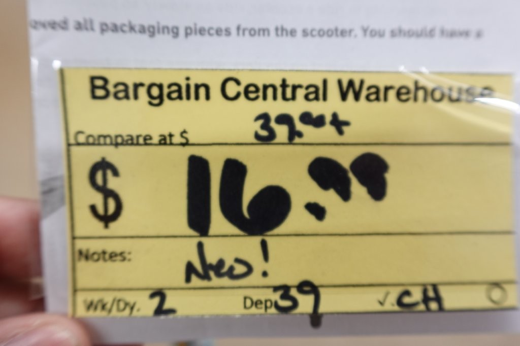 Bluey Light Up Wheel Tilt & Turn Toddler 3-Wheel Kick Scooter for Ages 3+ - Blue - Image 5