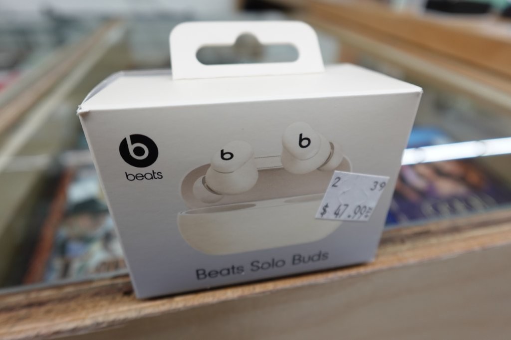 Beats Solo Buds True Wireless Earbuds – Ivory - Image 2
