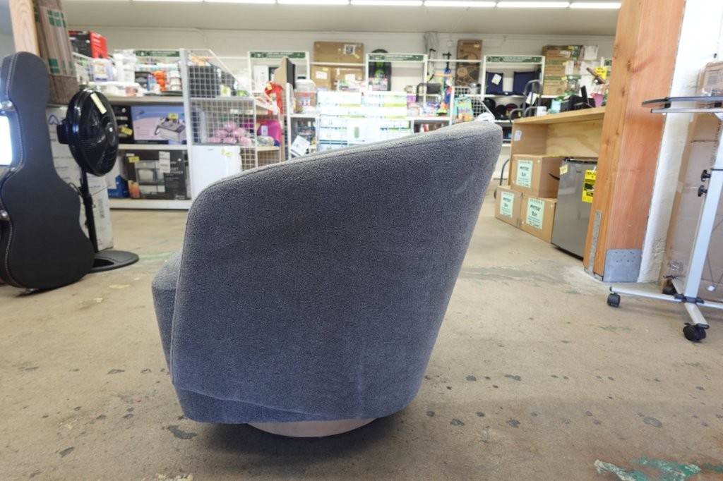 Henredon Murphy Swivel Bouclé Chair - Gray - Image 4