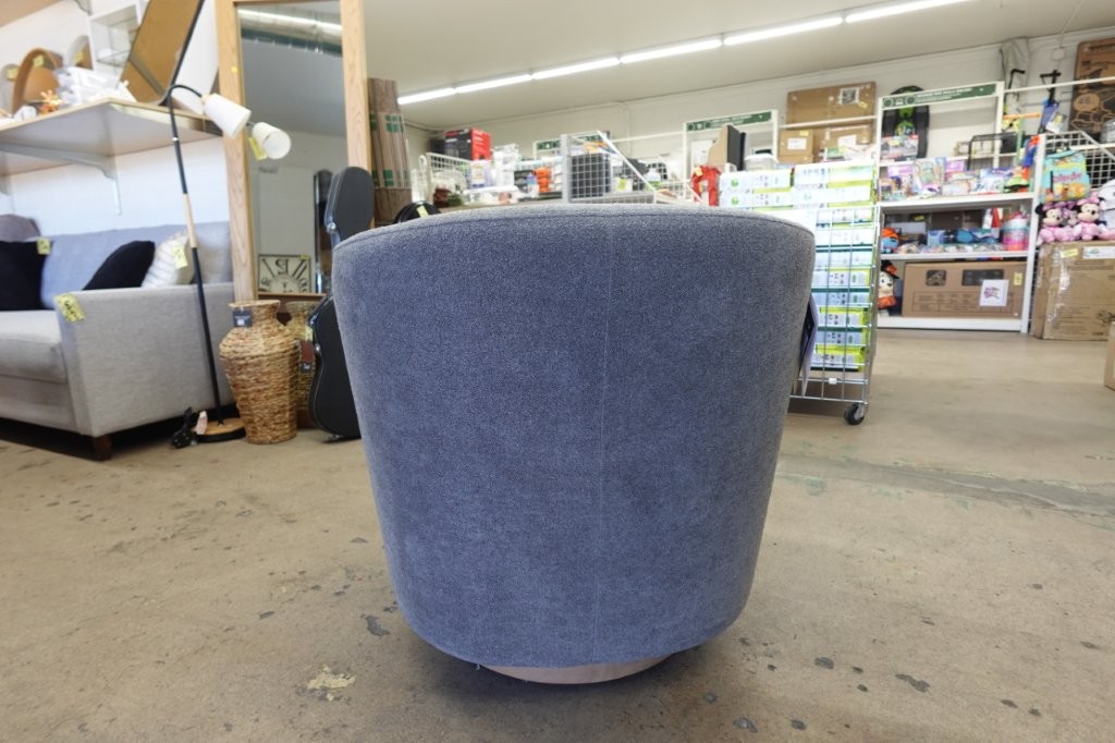 Henredon Murphy Swivel Bouclé Chair - Gray - Image 5