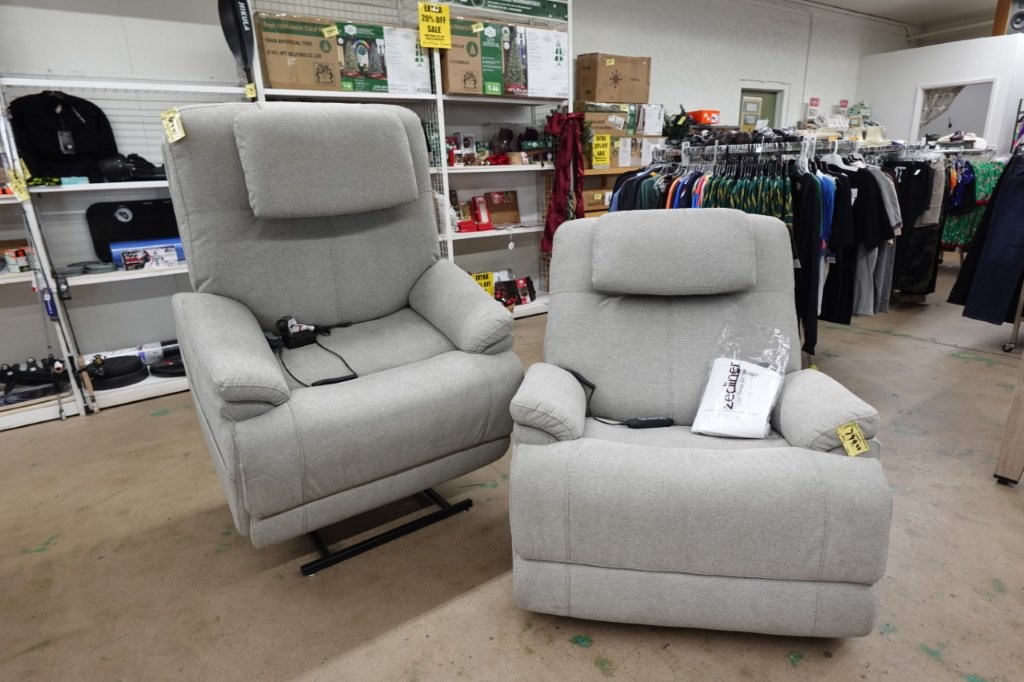 Flexsteel Zecliner Power Lift Sleep Recliner with Power Headrest & Lumbar - Image 12