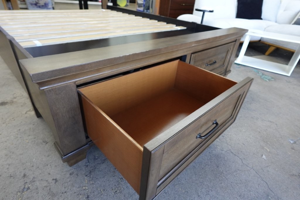 Queen Pierson Wood Storage Drawers Bed – Dark Caramel Finish - Image 8