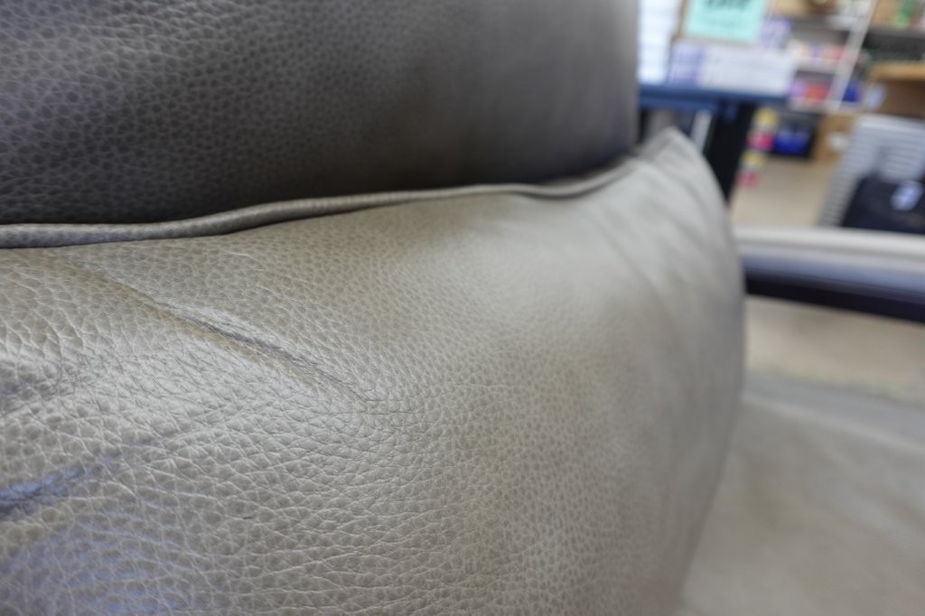 Shayne Leather Power Recliner Sofa Chair with Power Headrest - Image 11