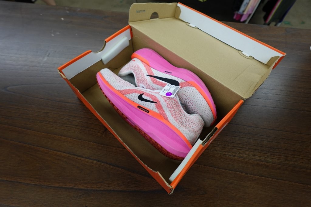 Nike Winflo 11 Road Running Shoes - Women's 7 - Image 2