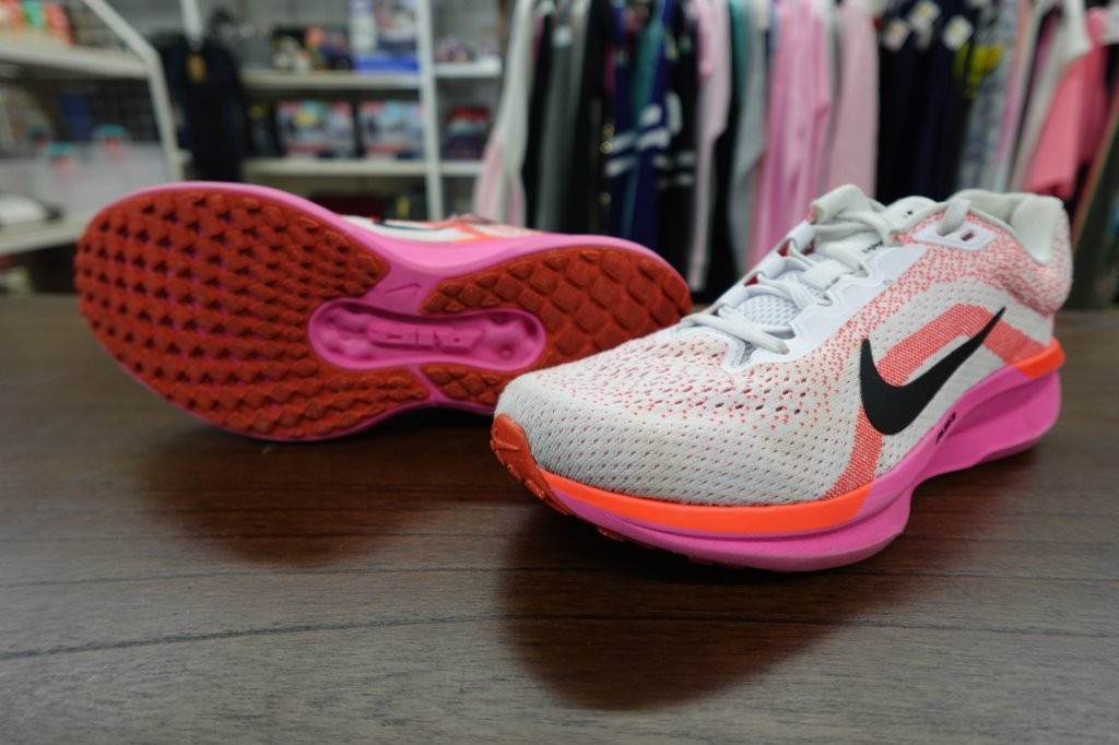Nike Winflo 11 Road Running Shoes - Women's 7 - Image 5
