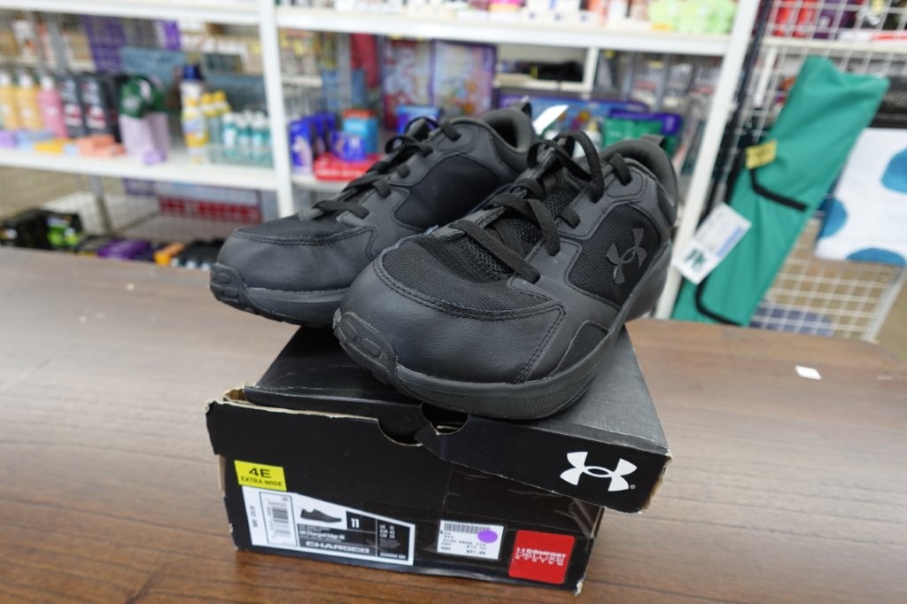 Under Armour Charged Edge Training Shoes - Men's 11W - Image 3