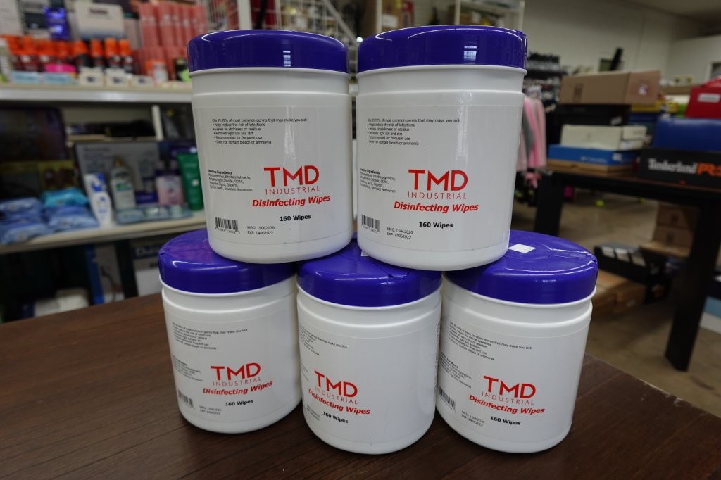 TMD Industrial Lemon Scent Sanitizing Wipes - 160 Count - Image 2